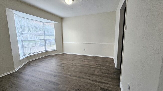 Building Photo - 10303 Old Towne Ln