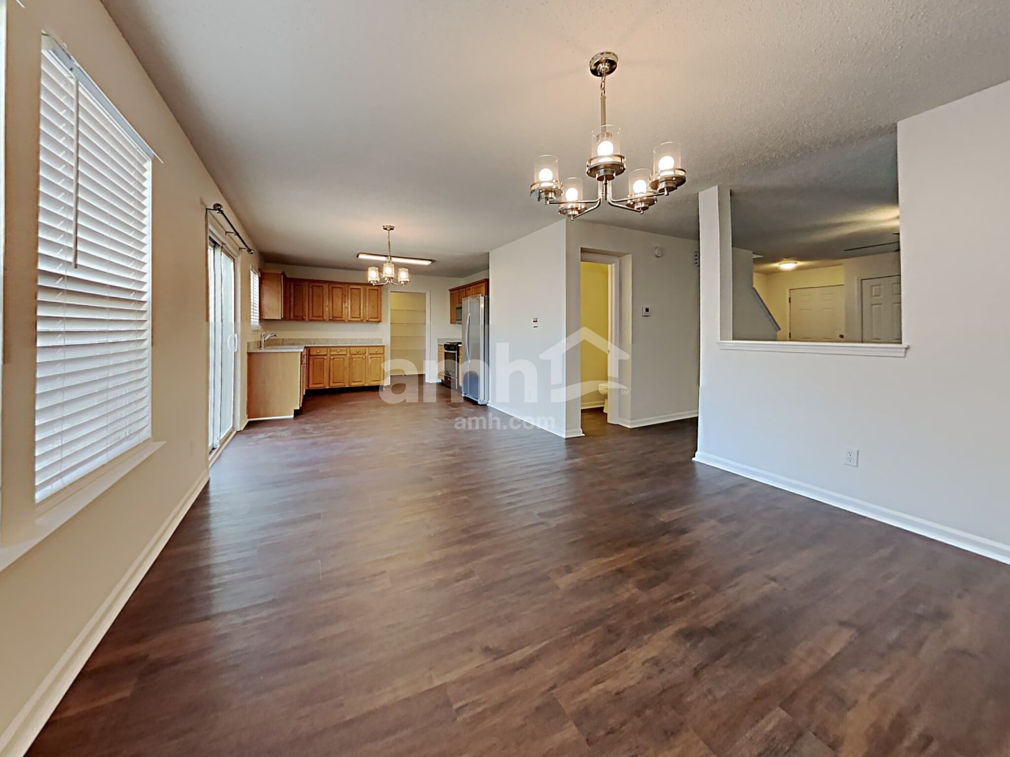 Building Photo - 10890 Clear Spring Dr