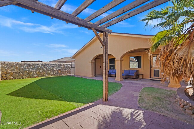 Building Photo - 14351 Spanish Point Dr