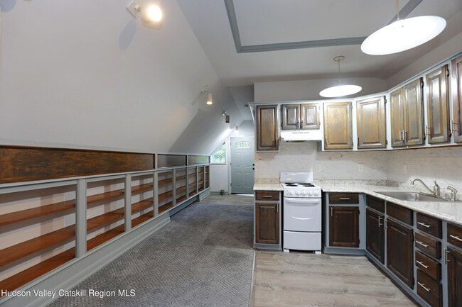 Building Photo - 504 Wilbur Ave