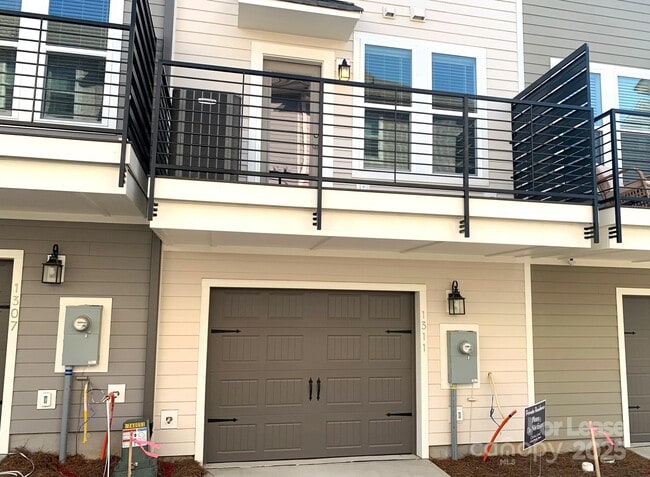 Building Photo - 1311 Cerium Wy