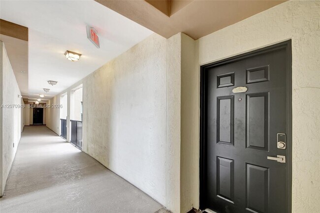 Building Photo - 2206 Tuscany Way