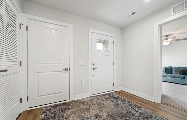 Building Photo - 8792 Kenridge Ln