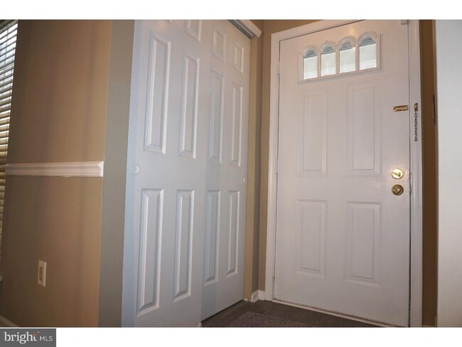 Building Photo - 203 Steeplechase Ct