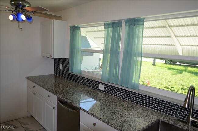 Building Photo - 451 Monterey Ave