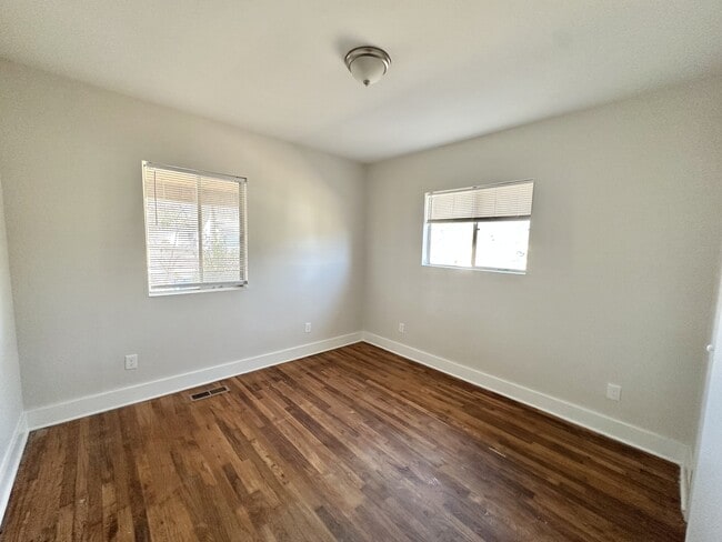 Building Photo - 226 3rd Ave