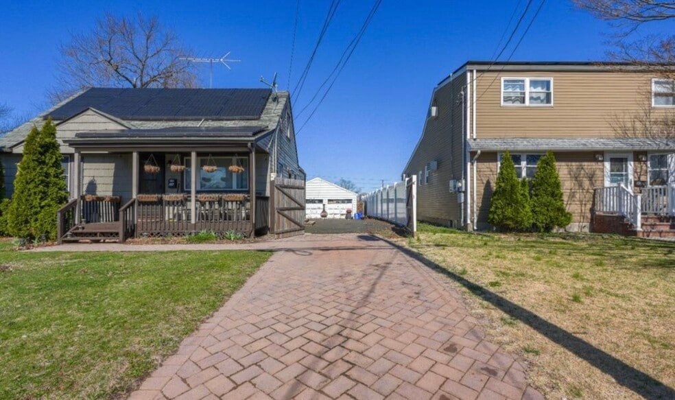Building Photo - 25 Ovington Ave