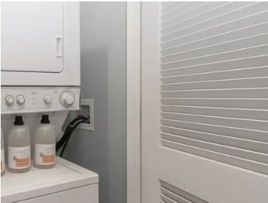 Building Photo - 355 N Desplaines St