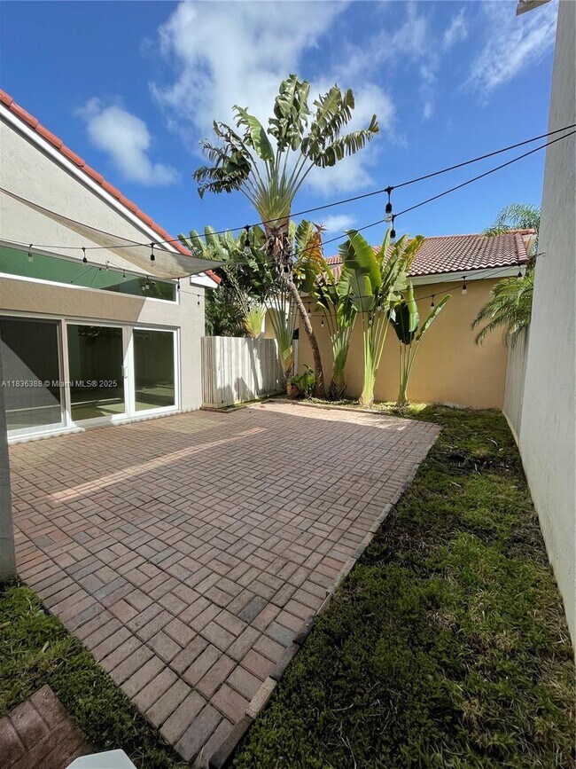 Building Photo - 1125 Papaya St