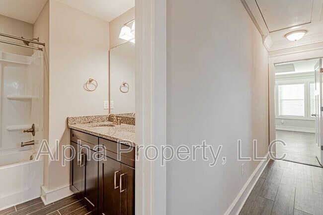 Building Photo - 400 Pangel Ln