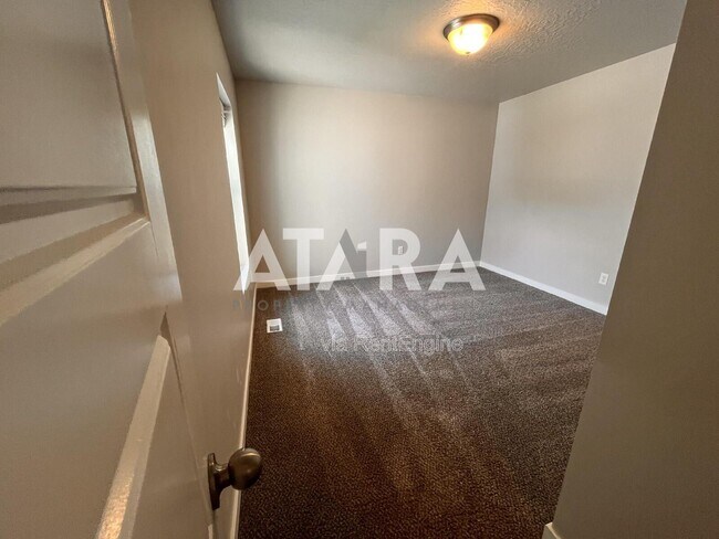 Building Photo - 5011 N Marble Fox Way