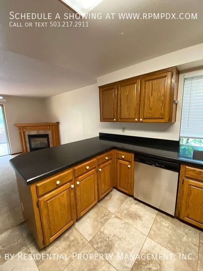 Building Photo - 7950 SW 135th Ave