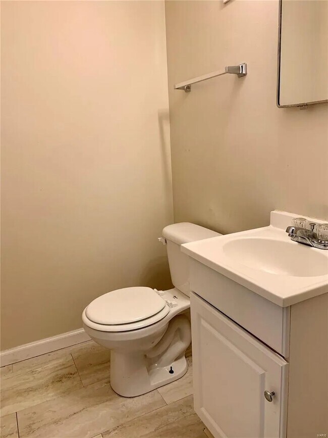 Building Photo - 1011 Pine St