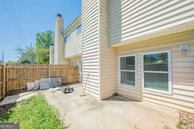 Building Photo - 2016 Oak Park Ln