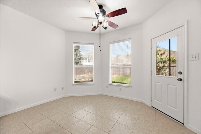 Building Photo - 1810 Candle Light Ct