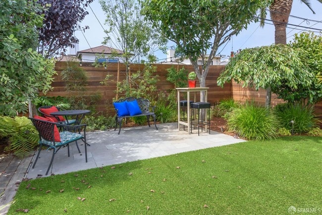 Building Photo - 177 Meadowbrook Dr