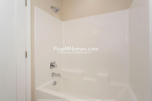 Building Photo - Brand New Two Bedroom Charmer in Lents!