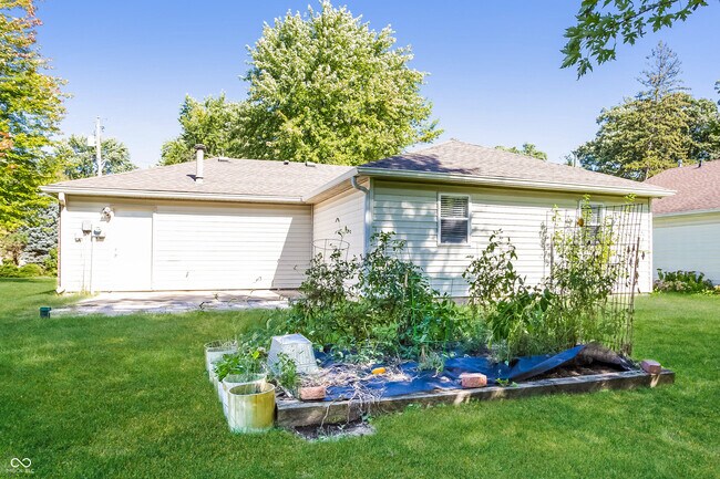 Building Photo - 9033 E 12th St