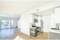 Building Photo - 6120 Eleanor Ave