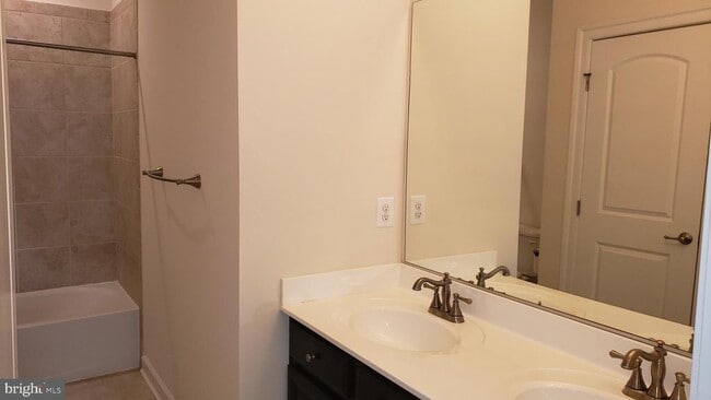 Building Photo - 42159 Tecumseh Hills Dr