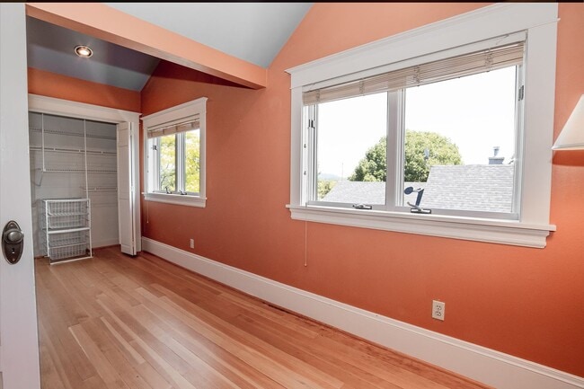 Building Photo - Gorgeous 3 BR + Office & 2 BA Home in the John Landings neighborhood with a heated pool!