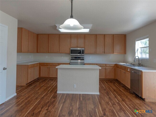 Building Photo - 424 Copper Hill Dr