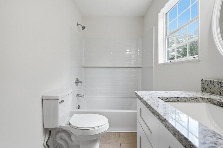 Building Photo - 106 Sterling Ct