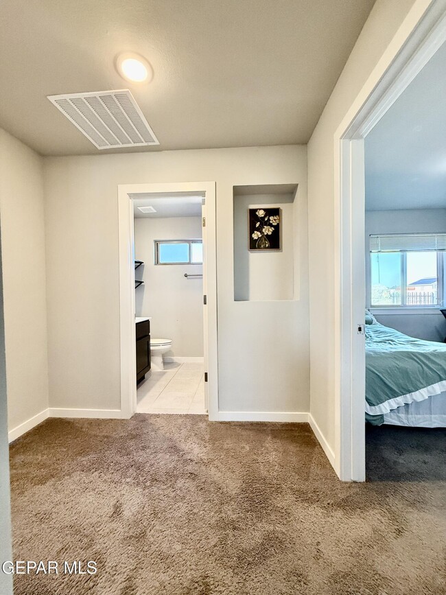 Building Photo - 11860 Ernest Rd