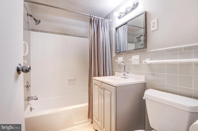 Building Photo - 10500 Rockville Pike