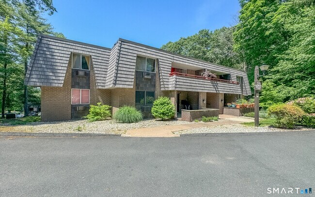 Building Photo - 38 Rambling Brook Ln