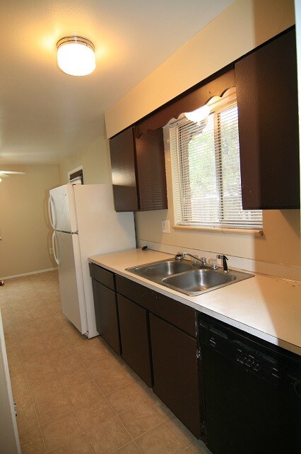 Building Photo - 4831 Field Ct