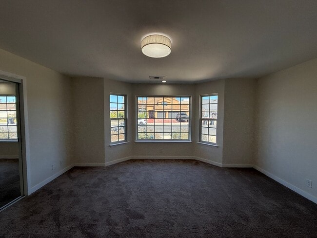 Building Photo - Beautifully Updated Single Story Custom Ho...