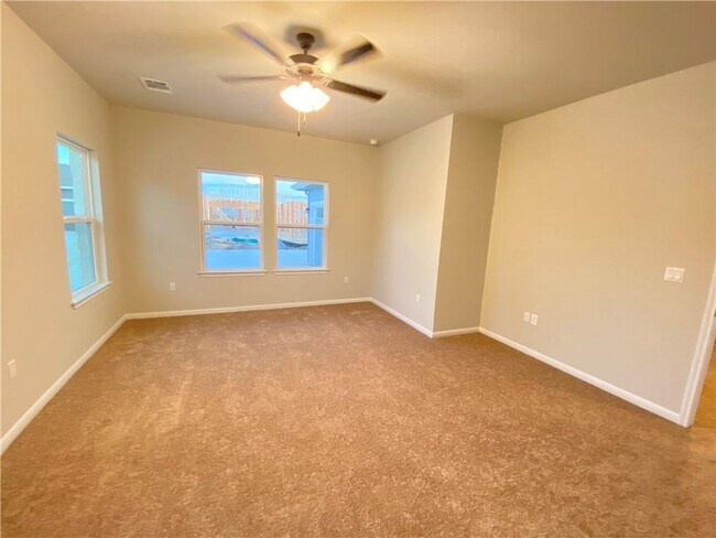 Building Photo - 8409 Looksee Ln