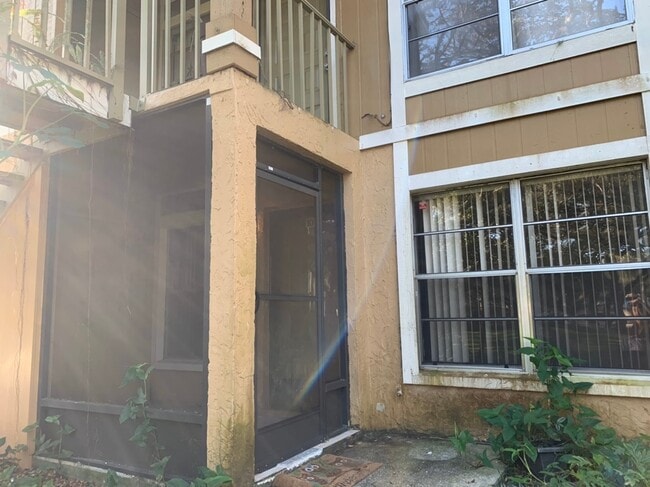 Building Photo - 3bed/2bath off 42nd st by USF! Only $1580/...