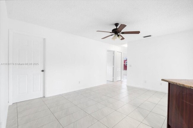 Building Photo - 3749 SW Kasin St