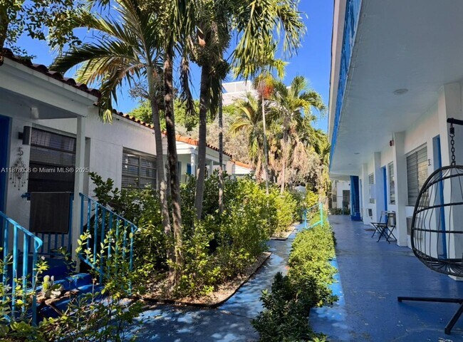 Building Photo - 7717 Byron Ave