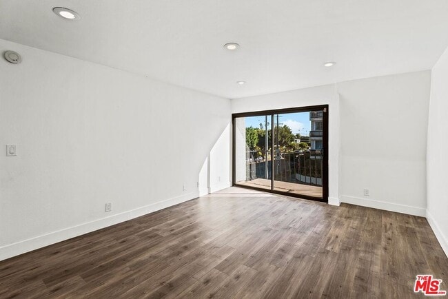 Building Photo - 8105 Redlands St