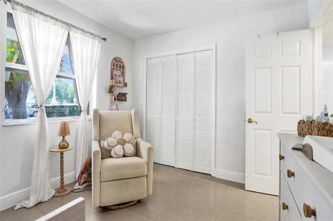 Building Photo - 4600 SW 67th Ave