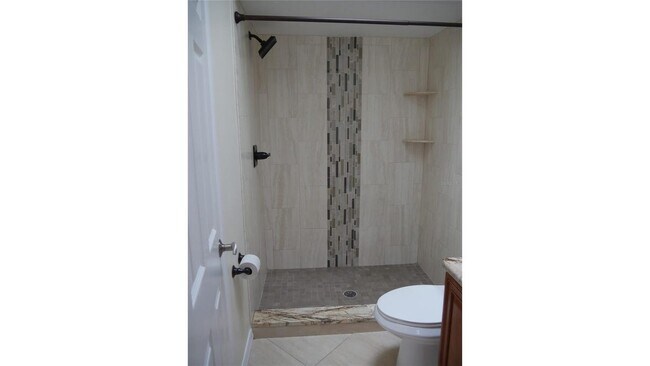 Building Photo - 3026 Vinson Ave