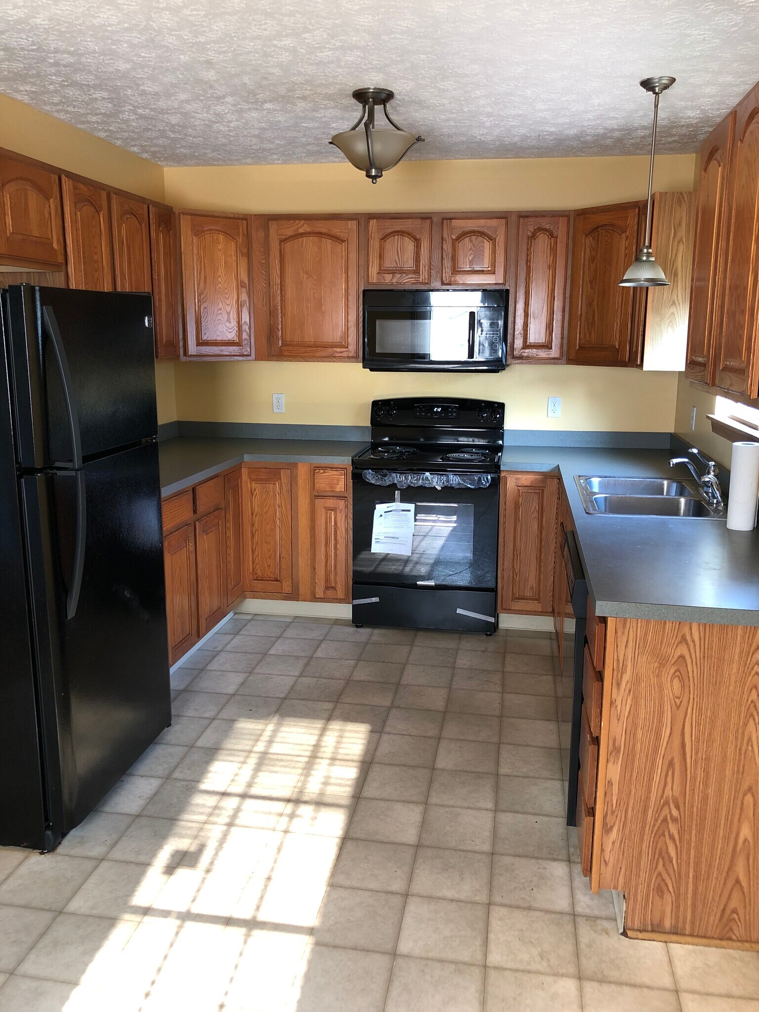 Kitchen - 1254 Wyley Ave