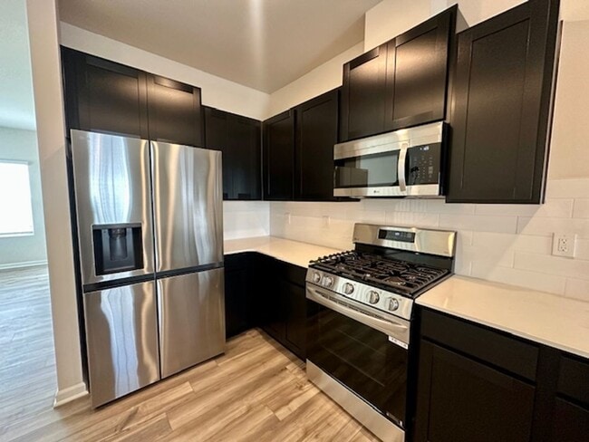 Building Photo - Brand New 2 Bed, 2.5 Bath Townhome in Atwo...