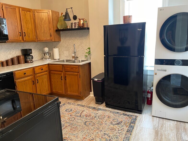 Building Photo - 1737-1/2 S 10th St