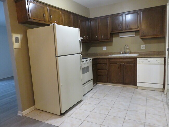 Building Photo - 607 Carroll Pkwy