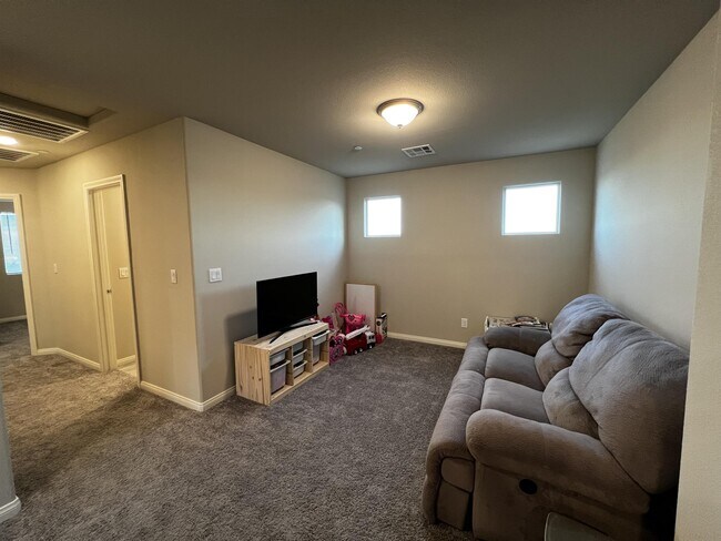 Building Photo - 5204 Sunstone Mesa Dr