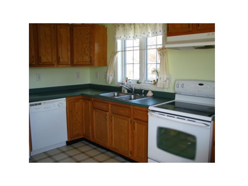 Building Photo - 444 Plantation St