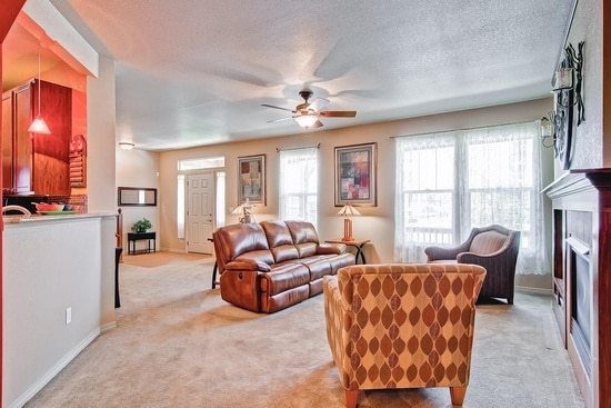 Living Room - 9404 Gray CT