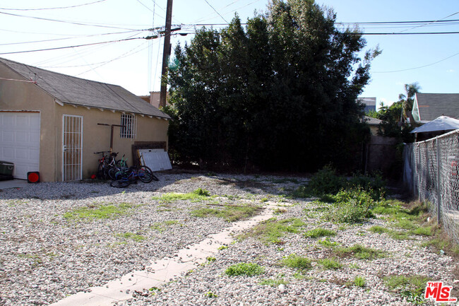 Building Photo - 4051 Normandie Ave