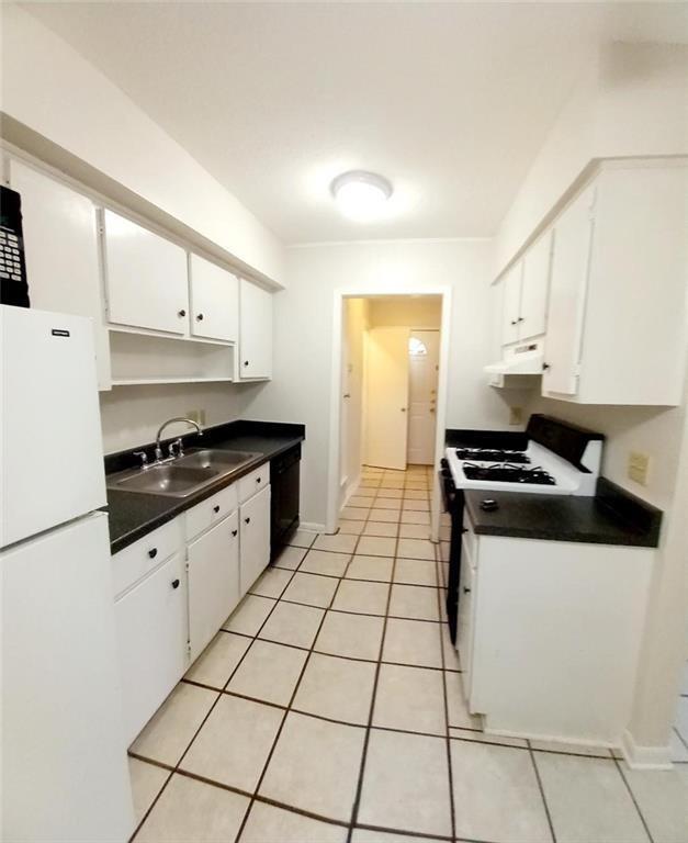 Building Photo - 2800 Westhill Dr