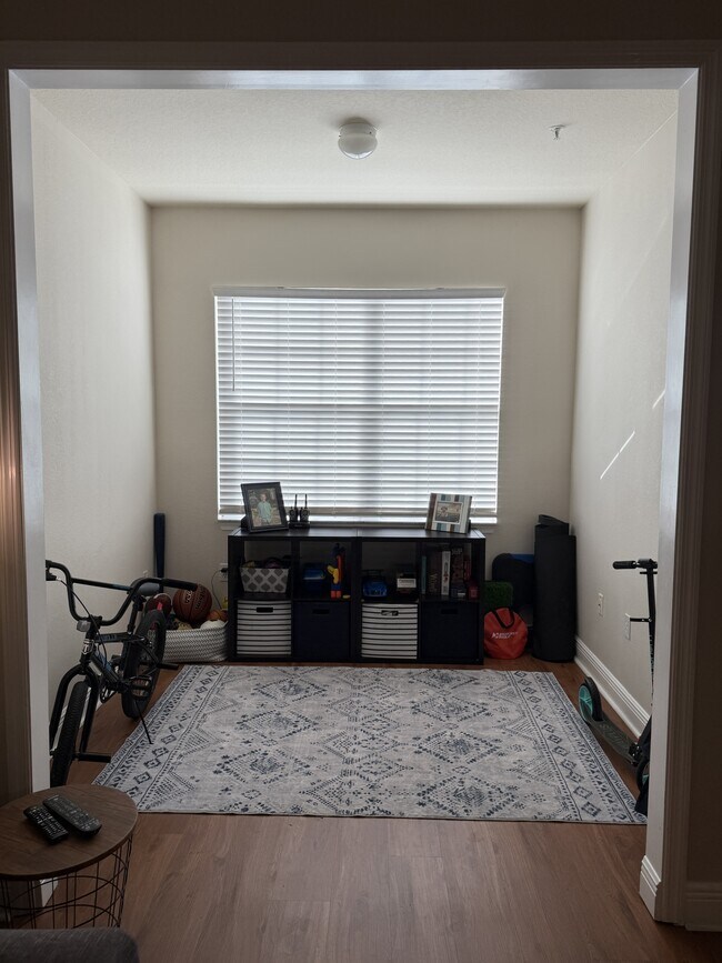 Building Photo - 1300 Eastern Pecan Pl