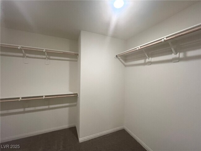 Building Photo - 510 Golden Cardinal Ave